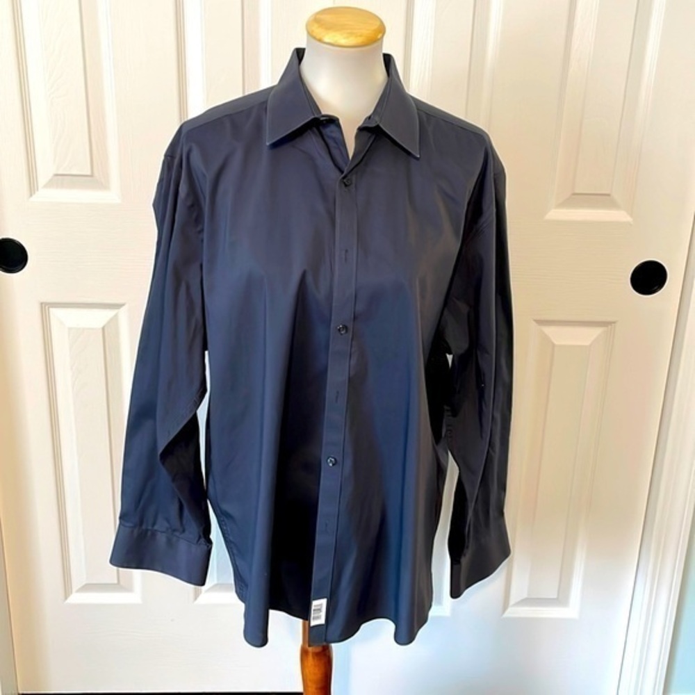 NEVER WORN!! Mens wrinkle free slim fit slate blue button down dress shirt